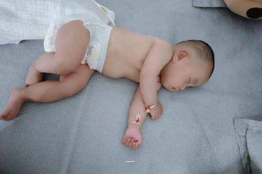 阜阳宝宝拉屎有黑色颗粒